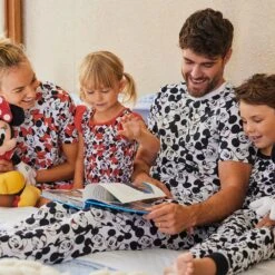 Disney Minnie Mouse Nightshirt For Girls -Disney Shop 5005057390126 4