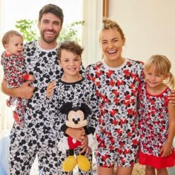 Disney Mickey Mouse Sleep Set For Men 14 Disney Mickey Mouse Sleep Set For Men -Disney Shop 5203059580136 6